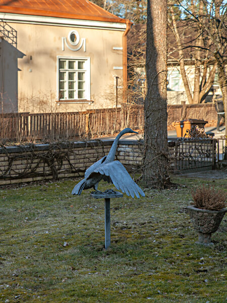 Veistos Parantolankadulla